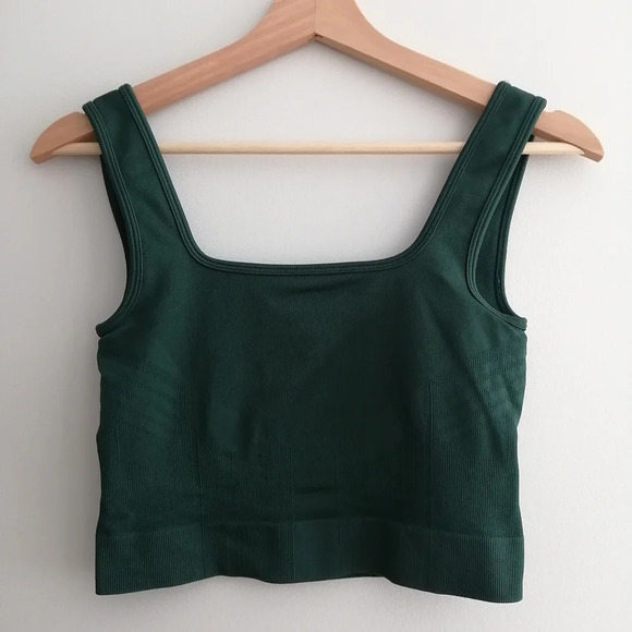 Knix Good to Go Seamless Tank in Green Small (Fits 32A-D) - Picture 3 of 16